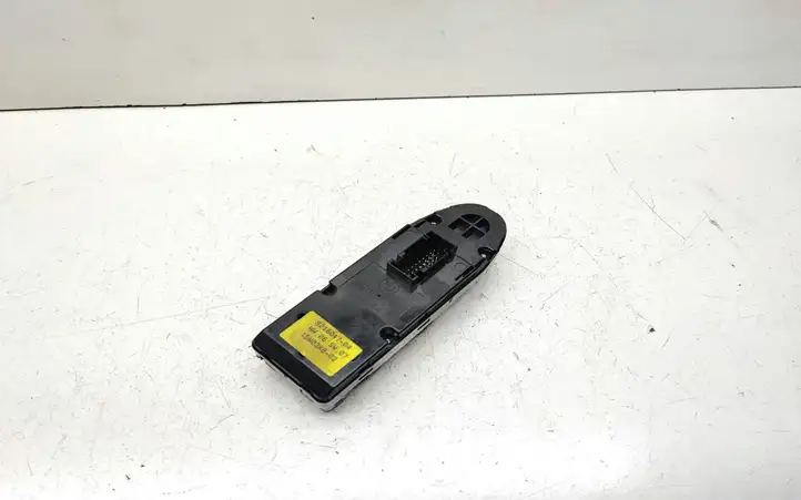 BMW X1 E84 (2009 - 2015) 9216047 Кнопка стеклоподъемников — фото 2