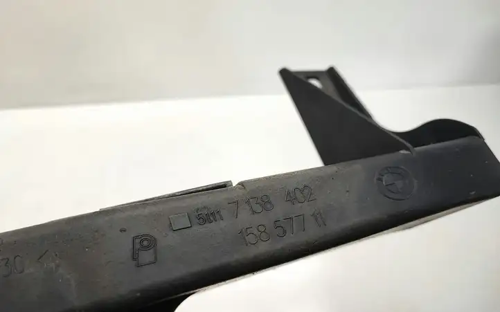 BMW 3 E90 E91 (2005 - 2012) 7138402 Кронштейн передней фары — фото 2