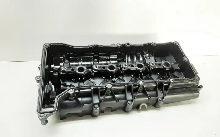 BMW 3 E90 E91 (2005 - 2012) 7797613 Крышка головки блока цилиндров — фото 2