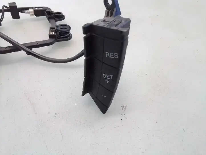 Ford Focus (2005 - 2008) G952A30347739B Кнопки на рулевом колесе — фото 4