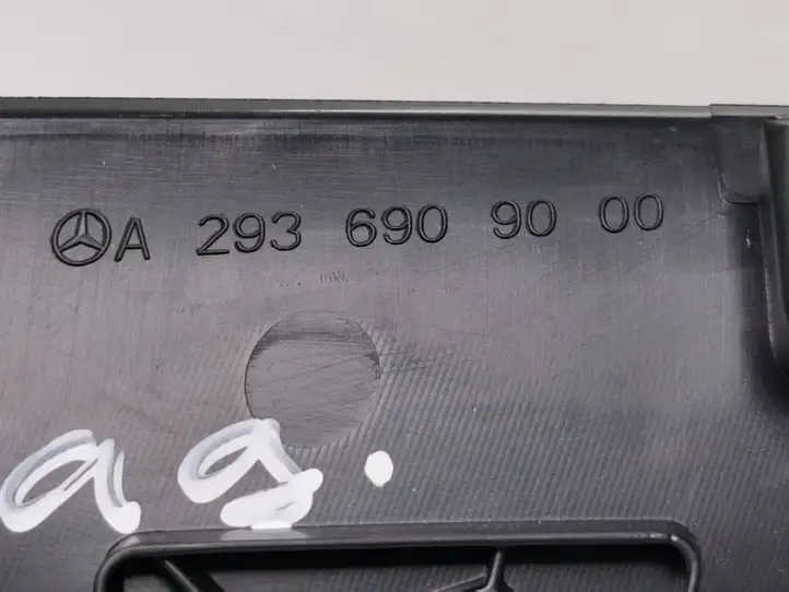 Mercedes-Benz EQC (2018 - ) A2936909000 Верхняя обшивка стойки D — фото 3