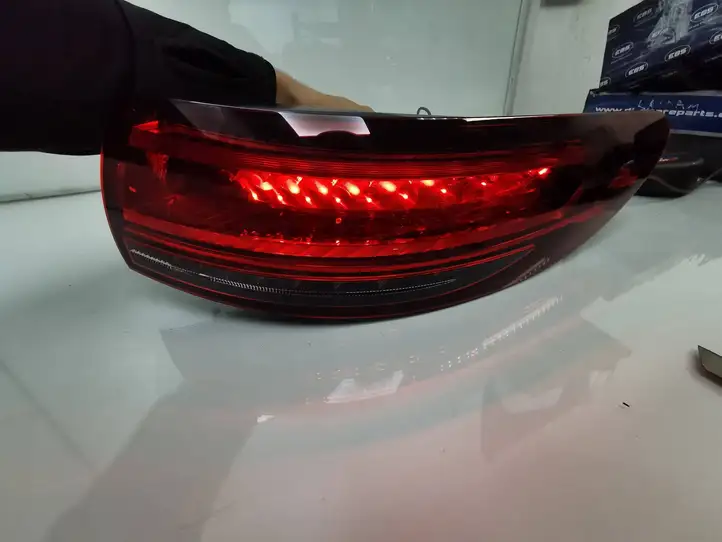 Mercedes-Benz EQC (2018 - ) A2939062201 Задний фонарь в кузове — фото 2