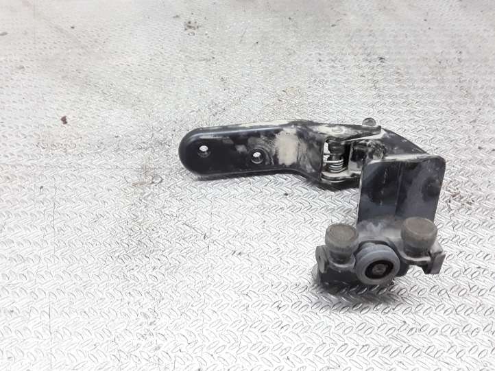 Mercedes-Benz Vaneo W414 (2001 - 2005)  A4147600147 Средняя направляющая ролика / средний шарнир