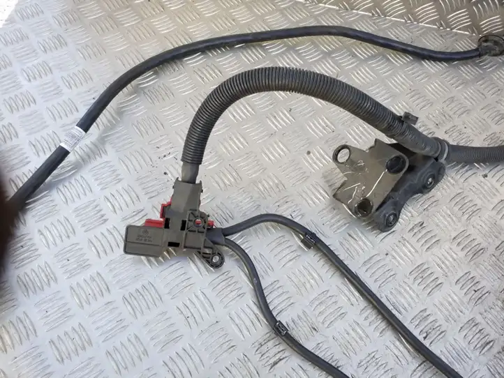 Audi TT TTS Mk2 (2010 - 2014) 8J0971227H Плюсовой провод аккумулятора — фото 2