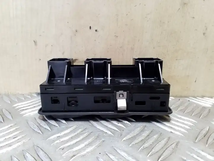 Land Rover Range Rover Sport L320 (2005 - 2009) YUD501540PVJ Блок кнопок стеклоподъемников — фото 2