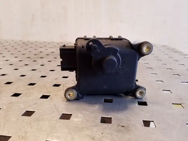 Audi A3/S3 8L (2000 - 2003) 0132801211 Двигатель задвижки потока воздуха — фото 2