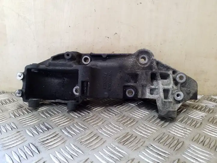 Opel Vivaro (2006 - 2014) 8200881264 Кронштейн генератора — фото 1
