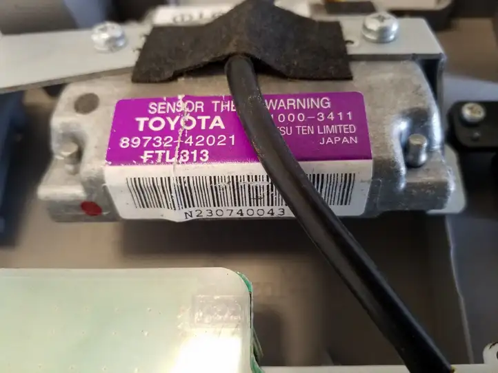 Toyota RAV 4 (XA30) (2006 - 2016) 8973242021 Передняя подсветка — фото 2