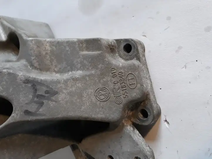 Fiat Multipla (2005 - 2010) 55183840 Кронштейн топливного насоса — фото 3
