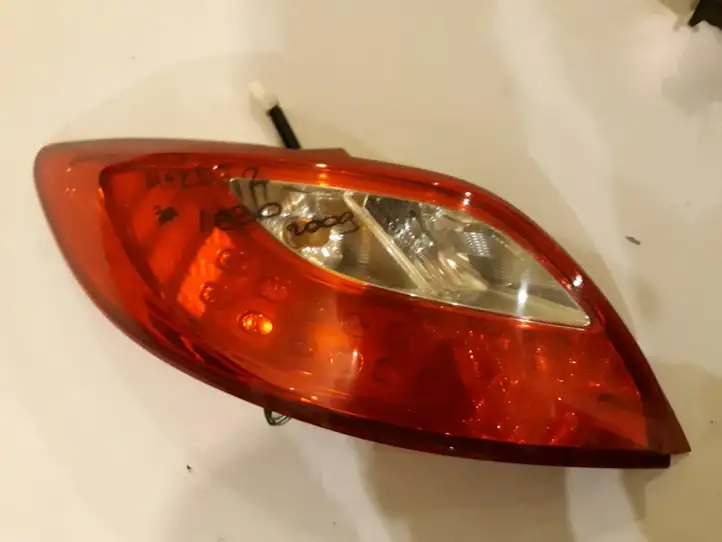 Mazda 2 (2007 - 2010) D65151160K2442 Задний фонарь в кузове — фото 1