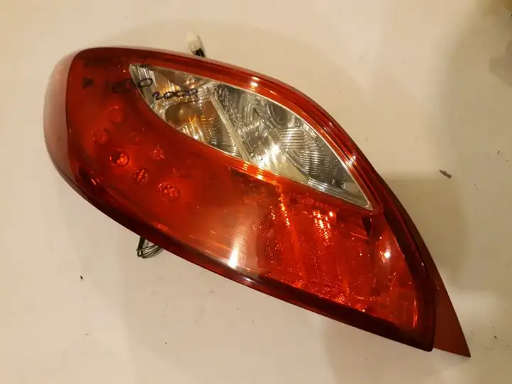 Mazda 2 (2007 - 2010) D65151160K2442 Задний фонарь в кузове — фото 4