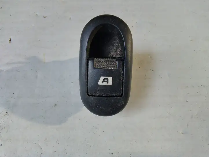 Citroen C3 (2002 - 2009) 276686 Кнопка стеклоподъемников — фото 1