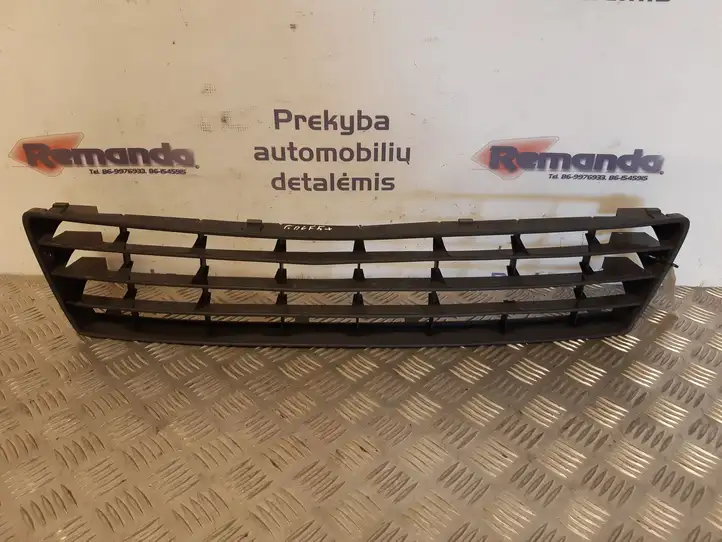 Volkswagen Golf Plus (2004 - 2008) 5M0853677 Нижняя решетка переднего бампера — фото 1