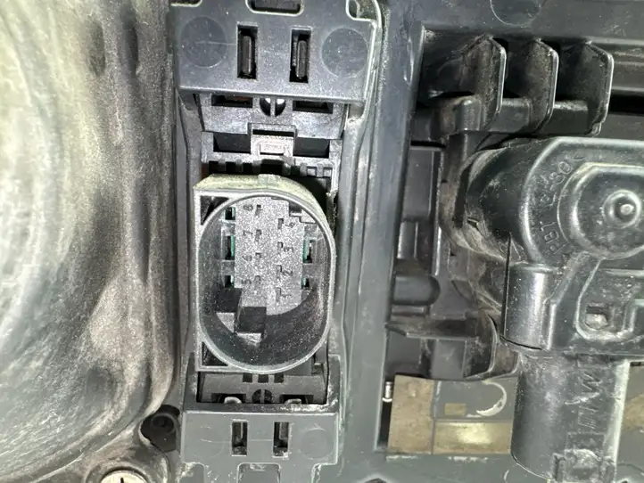Audi A3/S3 8V (2012 - 2016) 8V4853343 Крышка зарядного разъема — фото 4