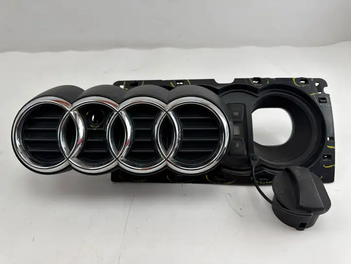 Audi A3/S3 8V (2012 - 2016) 8V4853343 Крышка зарядного разъема — фото 16