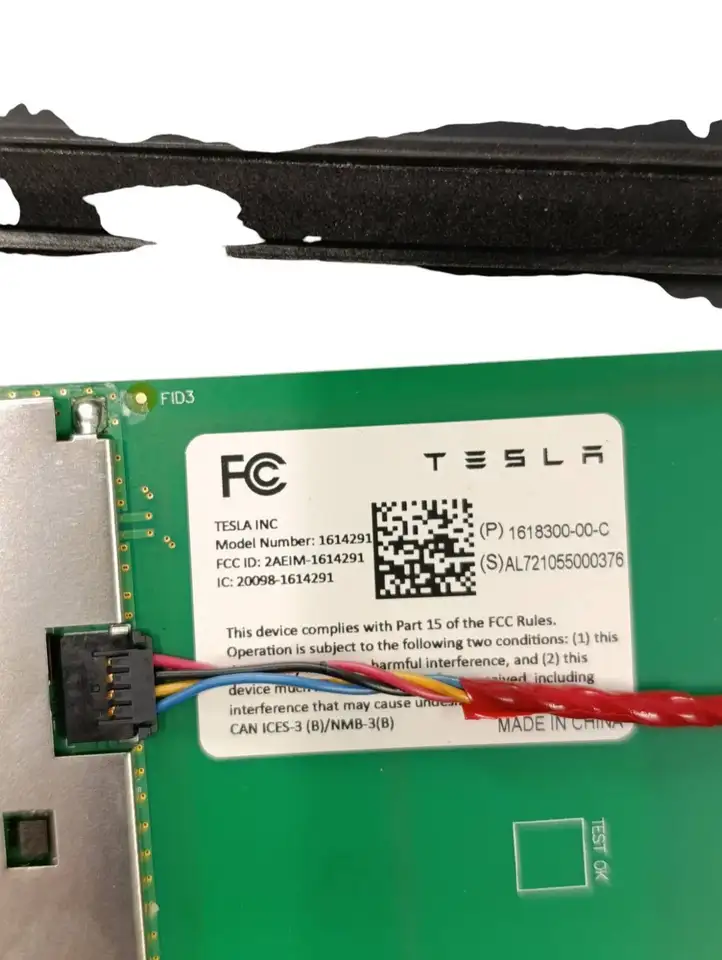 Tesla Model S (2021 - ) 161830000C Наружная накладка стойки B — фото 10