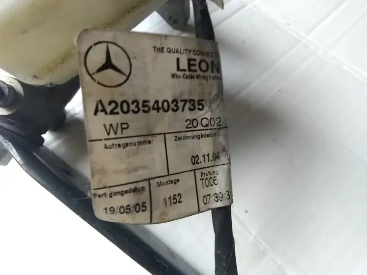 Mercedes-Benz C AMG W203 (2000 - 2007) A2034300002 Бачок тормозной жидкости — фото 4