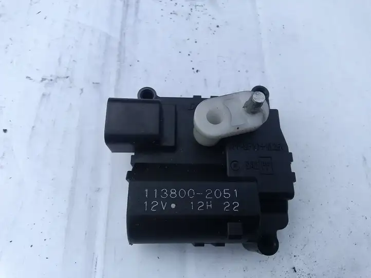 Toyota Avensis T250 (2006 - 2009) 1138002051 Двигатель задвижки потока воздуха — фото 1