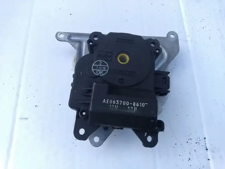Toyota Avensis T250 (2006 - 2009) AE0637008610 Двигатель задвижки потока воздуха — фото 1
