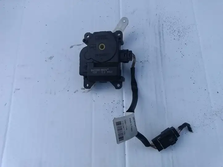 Toyota Avensis T250 (2006 - 2009) 0637008820 Двигатель задвижки потока воздуха — фото 1