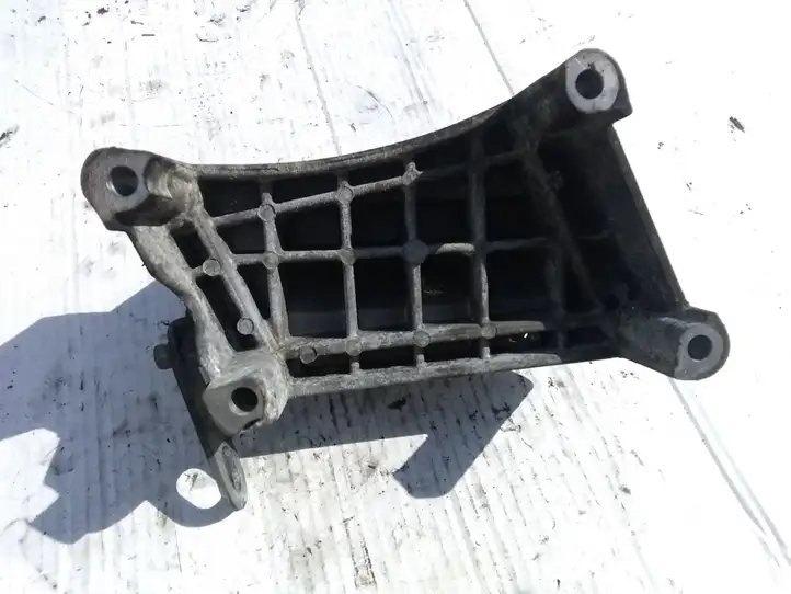 Opel Corsa D (2006 - 2010) 55197848 Кронштейн двигателя — фото 2