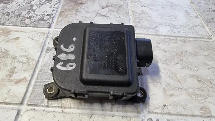 Volkswagen PASSAT B5.5 (2001 - 2005) 8D1820511B Двигатель задвижки потока воздуха — фото 1