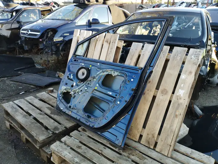Toyota Corolla Verso AR10 (2004 - 2009) Дверь — фото 6
