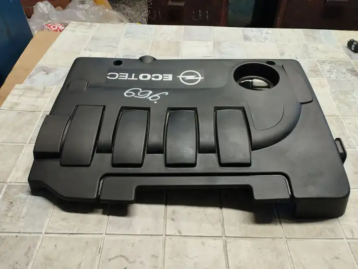 Opel Astra H (2004 - 2009) 55563344 Крышка двигателя декоративная — фото 3