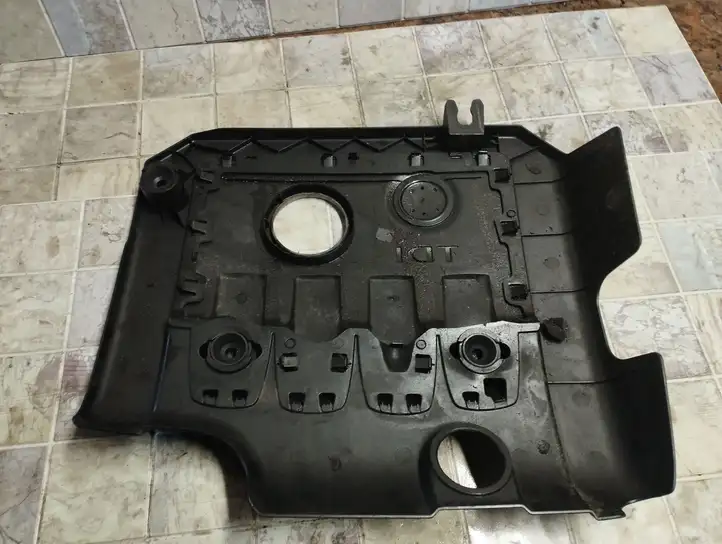 Volkswagen Golf V (2003 - 2009) 03G103925BP Крышка двигателя декоративная — фото 2