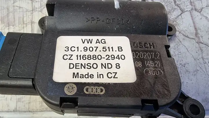 Volkswagen PASSAT B6 (2005 - 2010) 3C1907511B Двигатель задвижки потока воздуха — фото 2