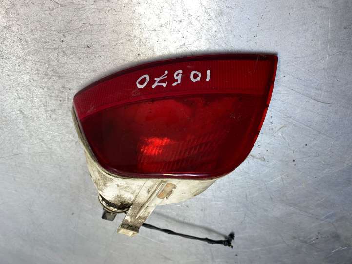 Ford Focus (1998 - 2004)  1M5115K273A Задняя противотуманная фара