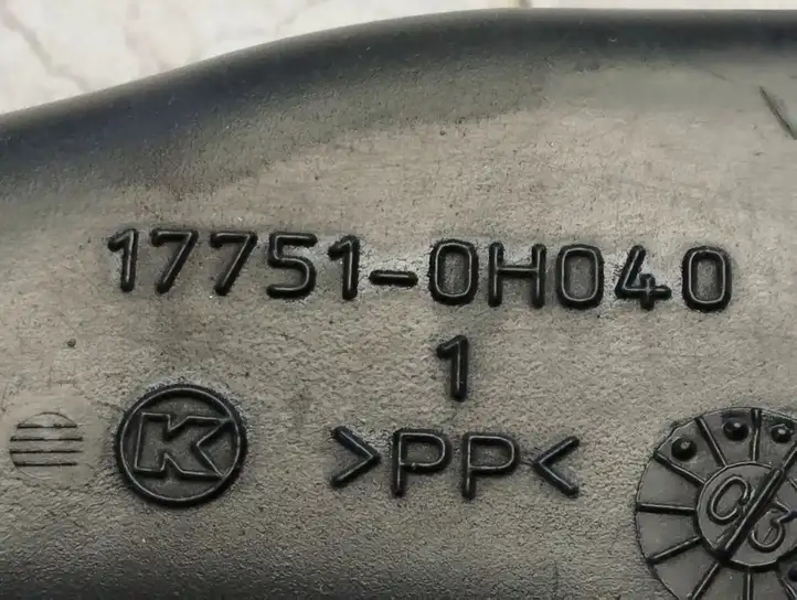 Toyota Avensis T250 (2003 - 2006) 177510H040 Трубка подачи воздуха — фото 2