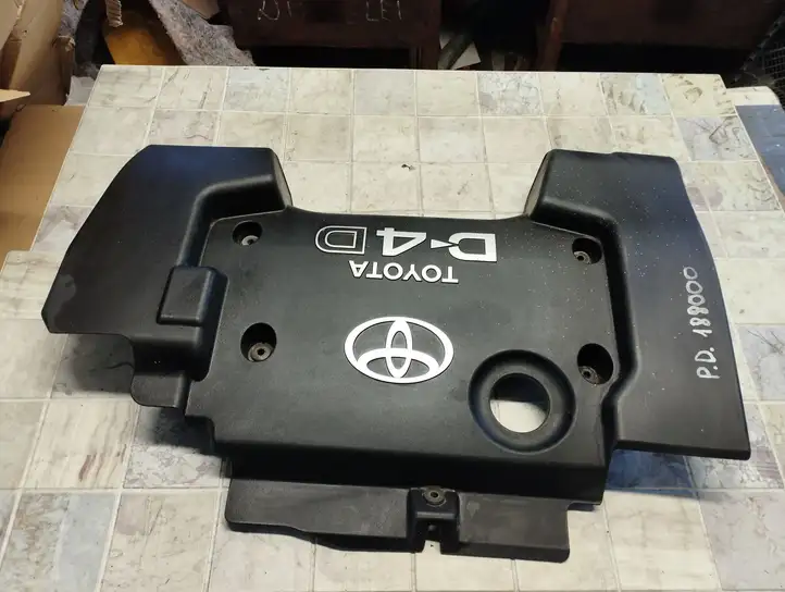 Toyota Corolla Verso AR10 (2004 - 2009) Крышка двигателя декоративная — фото 3