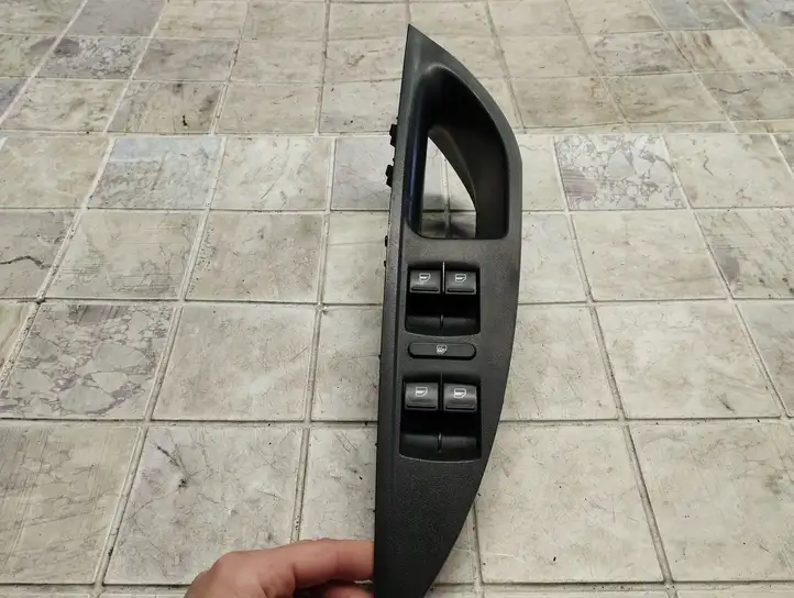 Seat Altea XL (2004 - 2015) 5P1867171A Блок кнопок стеклоподъемников — фото 2