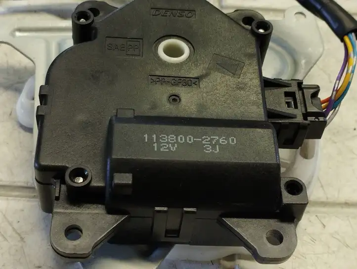 Toyota Corolla Verso AR10 (2004 - 2009) 1138002760 Двигатель задвижки потока воздуха — фото 4