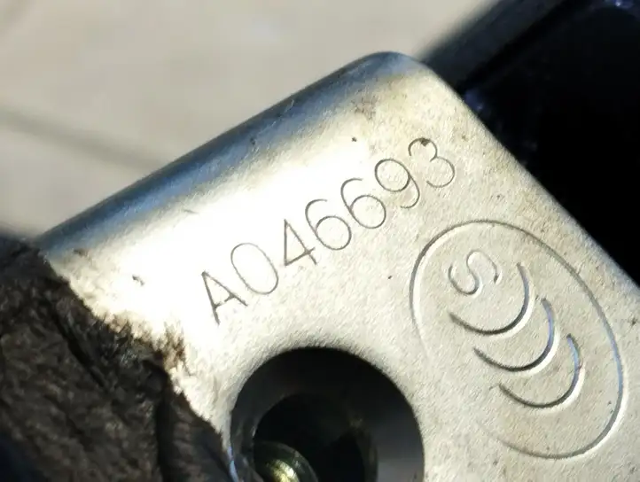 Toyota Corolla Verso AR10 (2004 - 2009) A046693 Замок задней двери — фото 2