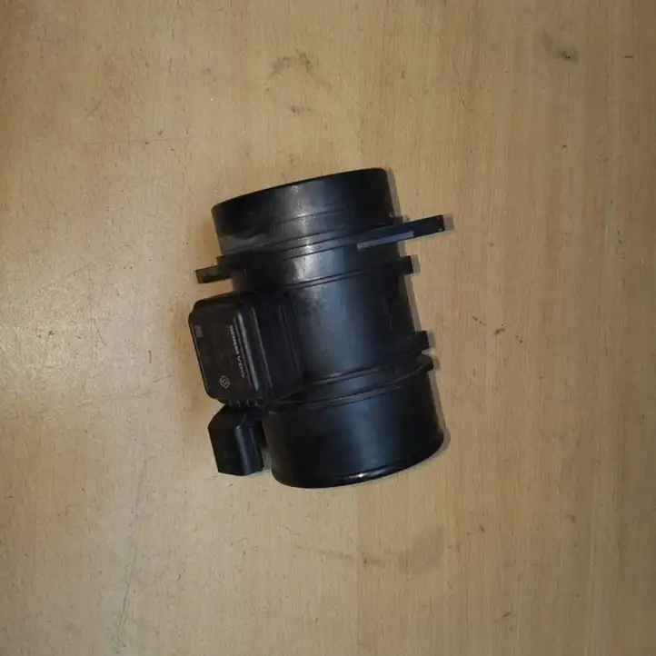 Renault Laguna III (2007 - 2015) 8200682558 Датчик массового расхода воздуха — фото 1