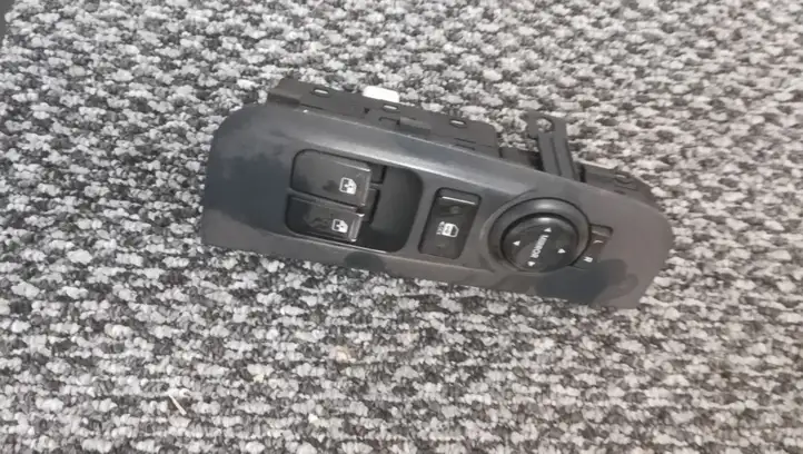 Hyundai H-1, Starex, Satellite (2007 - 2013) 935704H900WK Блок кнопок стеклоподъемников — фото 1