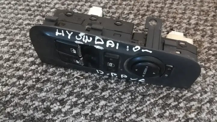 Hyundai H-1, Starex, Satellite (2007 - 2013) 935704H900WK Блок кнопок стеклоподъемников — фото 1