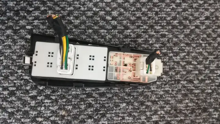 Hyundai H-1, Starex, Satellite (2007 - 2013) 935704H900WK Блок кнопок стеклоподъемников — фото 2