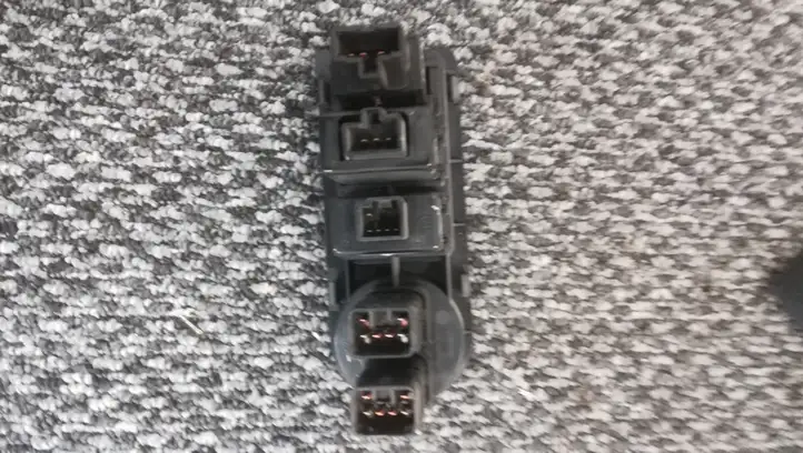 Hyundai H-1, Starex, Satellite (2007 - 2013) 933104H950 Другие включатели / ручки/ переключатели — фото 3