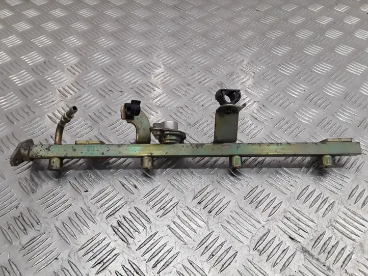 Nissan Titan (2004 - 2019) 1864GFW Магистральная топливная трубка — фото 4