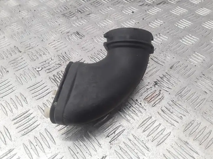 Renault Latitude (L70) (2010 - 2014) A60516 Детали воздухозаборника — фото 5