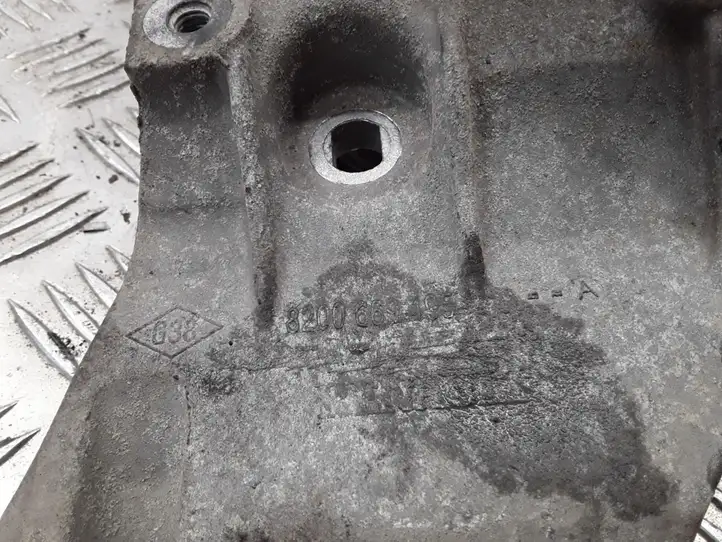 Nissan Note (E11) (2006 - 2014) 8200669495 Кронштейн двигателя — фото 2