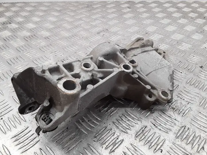 Nissan Note (E11) (2006 - 2014) 8200669495 Кронштейн двигателя — фото 7