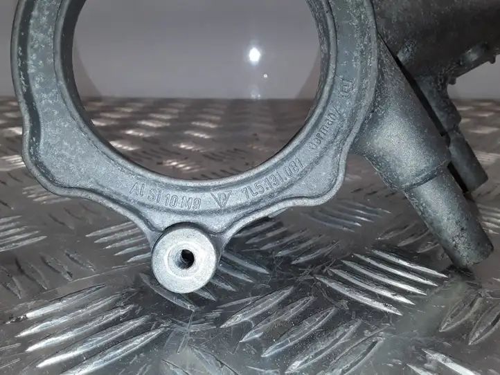 Porsche Cayenne (9PA) (2002 - 2010) 7L5131081 Кронштейн двигателя — фото 3