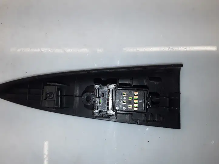 Nissan Note (E11) (2006 - 2014) Кнопка стеклоподъемников — фото 3