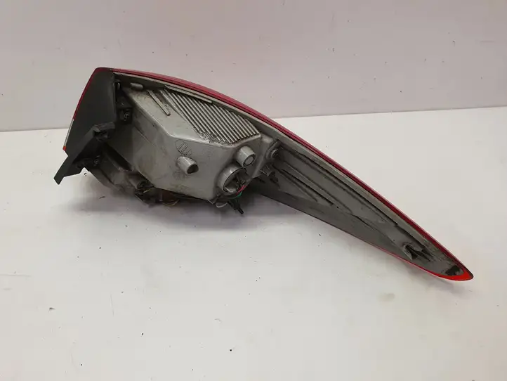 Hyundai ix35 (2009 - 2013) Задний фонарь в кузове — фото 3