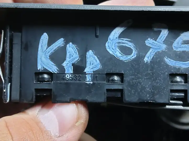 Opel Vectra B (1999 - 2002) 4953211 Блок кнопок стеклоподъемников — фото 2