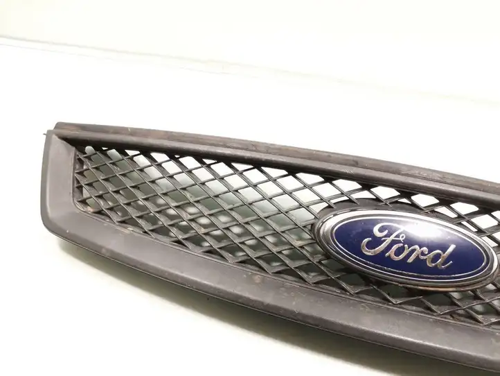 Ford Focus (2005 - 2008) 4M51-8138-B Передняя решетка — фото 3